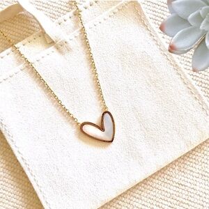 NWT Mother of Pearl Heart Shaped Gold Dainty Necklace